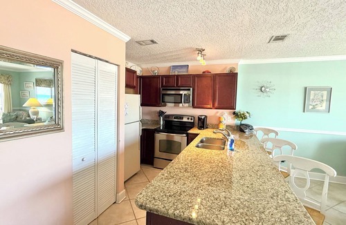 Fort Walton Beach Condo | GULF FRONT CONDO BEACH SERVICE GORGEOUS VIEW AUGUST THROUGH MARCH AVAILABILITY