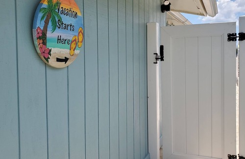 Flor-a-mar Cottage | Gulf of Mexico Canal Cottage with Boat Dock and Heated Pool
