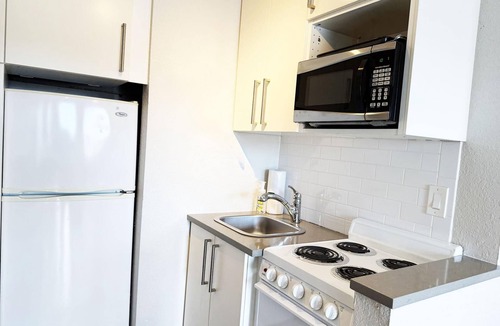 Golden Beach Apartment | Gulf-Side Studio – Venice Villas Near Pool