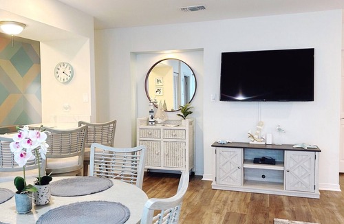 Indian Bayou Condo | Gulf Terrace, Destin, Beautifully decorated . 5 Min. to Big Kahuna
