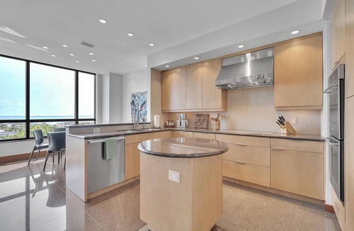 Longboat Key Condo | Gulf View - An exceptional, 3 Bed/4 Bath Gulf-front retreat by The Bay and Key Collection
