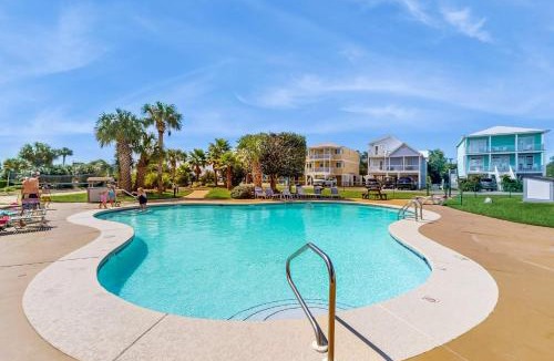 Fort Morgan House | Gulf View Condo near the Beach & Golf w Resort Pools Tennis & Gym