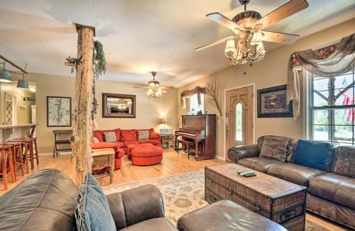 Guntersville House | Guntersville Cabin Nestled in Kudzu Cove Resort