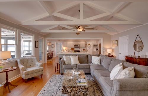 Groveoak House | Guntersville Lake Access Scottsboro Home