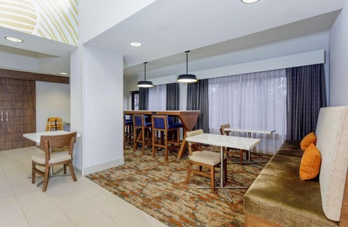 Southbank Hotel | Hampton Inn Jacksonville - I-95 Central