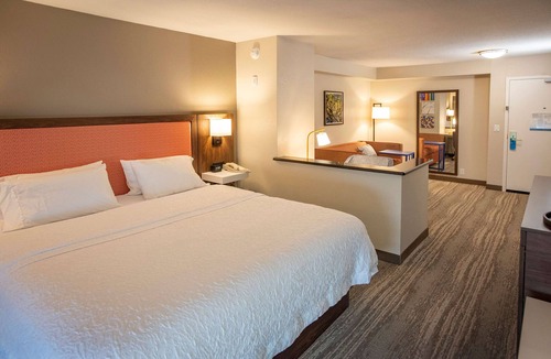 Northeast Pensacola Hotel | Hampton Inn Pensacola-Airport (Cordova Mall Area)