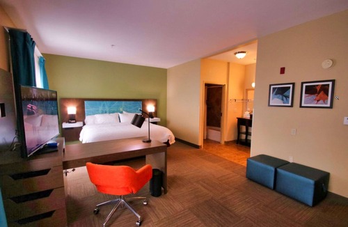 Golden Glades - The Woods Hotel | Hampton Inn & Suites Jacksonville - Beach Blvd/Mayo Clinic