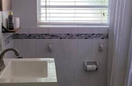 East Tampa House | Hartslanding, cozy 3 BR in Tampa