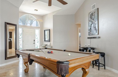 Eight Lakes House | Heated Pool, Beautiful Sunsets, Fishing Dock- Villa Thunderbird View - Roelens Vacations