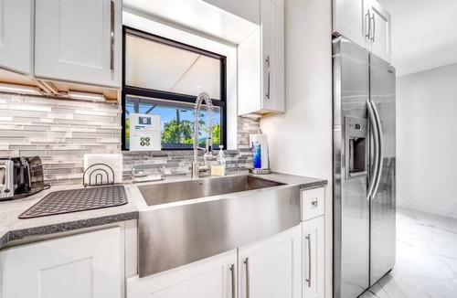 Wilton Manors House | Heated Pool+Golf Cart+Tiki Hut+Close 2 Beach!