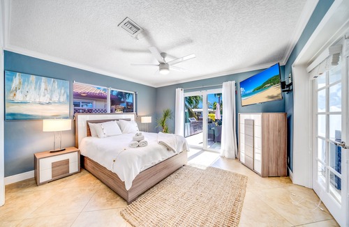 Pompano Isles House | Heated Pool & Hot Tub! Waterfront+1 Mile To Beach!