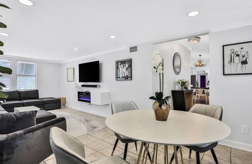 Tropic House | Heated Pool · Hot Tub · Game Room · 5-Min to beach
