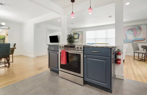 San Jose House | Heated Pool - Sleeps 9 - Lake w/Kayaks, Paddleboard - Games Galore