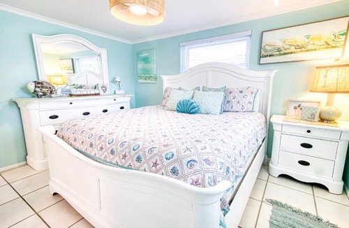 South Venice Villa | Heated Pool Villa Near Venice Beach Sleeps 6
