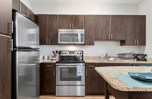 Carver City - Lincoln Gardens Apartment | Heated Saltwater Pool, Gym, 7Min to TPA