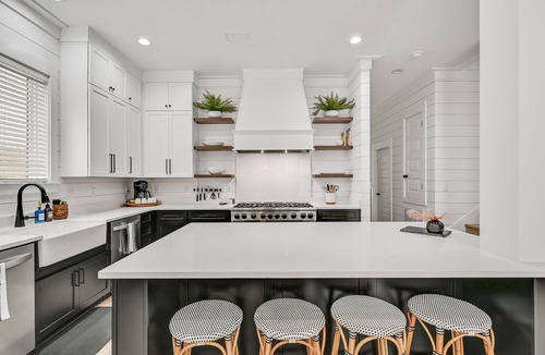 Crystal Beach House | HGTV-Inspired Beach House| 3-minute to the Beach!