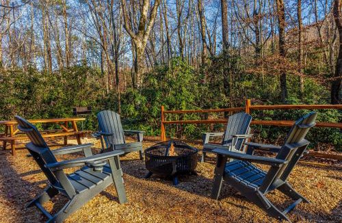 Cosby Ski Chalet | Hidden Hideaway
