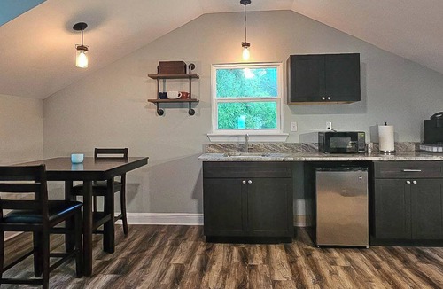 Fairhope Apartment | HIDDEN JAM! Private Studio on a Ranch. Access to Pool, Outdoor Kitchen, Fire Pit