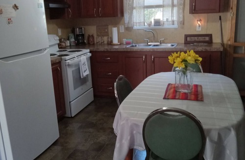 Homosassa House | High & Dry with a full fenced yard for privacy