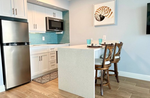 Marco Island Condo | 🐬 HIGHLY RATED! Remodeled Beachfront Apollo Condo, 9th Floor!