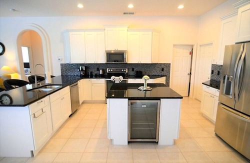 Legacy Park Villa | Highly upgraded pool-spa villa for up to 10 guests - 15 min from Disney