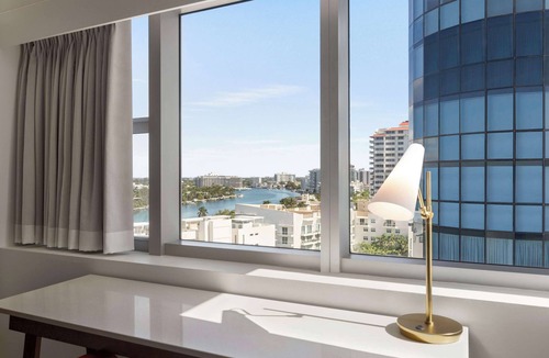 Mid Beach Resort | Hilton Cabana Miami Beach Resort