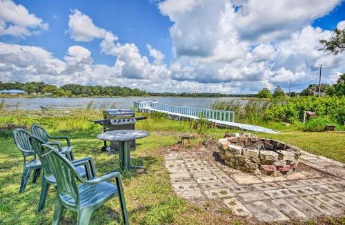 Crescent City Apartment | Historic Crescent City Studio - Lakefront w/Dock!