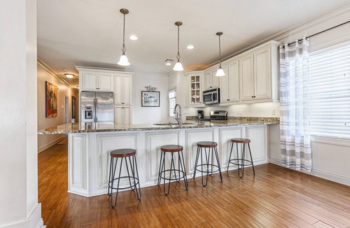 Arabi House | Historic Home Only 4 miles to French Quarter - Super Cozy & Convenient!