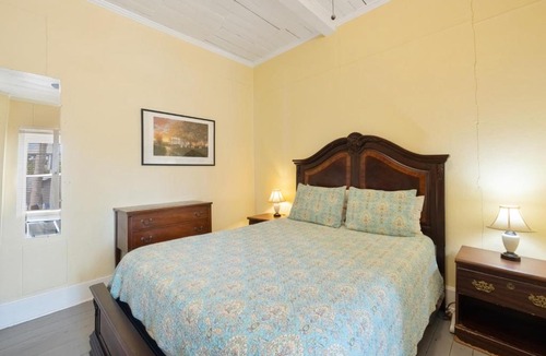 Cedar Key Apartment | Historic Island Hotel