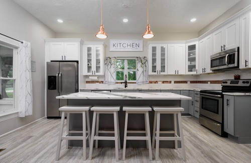 Winter Haven House | Historic Manor, sleeps 10+, 5 Bedroom, huge yard, lake, fishing, parks, events