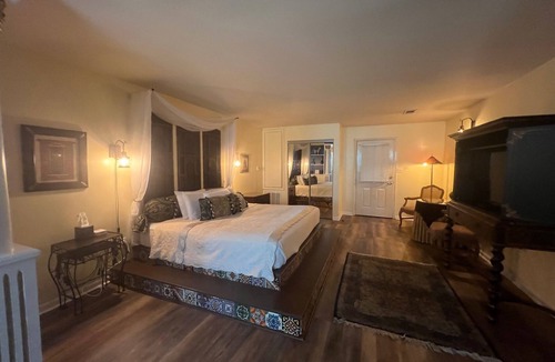 Hammond Bed & Breakfast | Historic Michabelle Inn