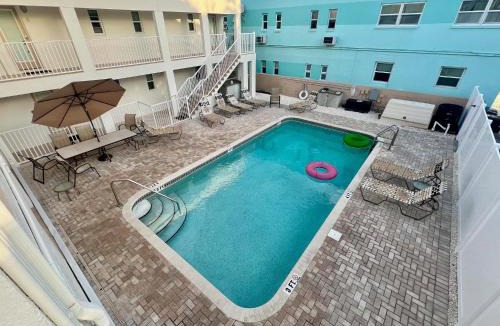 Pass-a-Grille Historic District House | Historic Pass-A-Grille Beach Club Gulf Way Pool