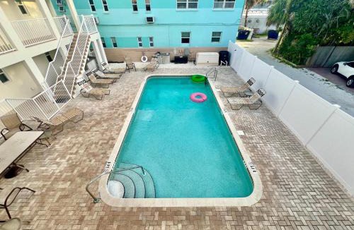 Pass-a-Grille Historic District House | Historic Pass-A-Grille Beach Club Gulf Way Pool