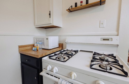 Crosstown House | Historic Revival Midtown Memphis Free Parking