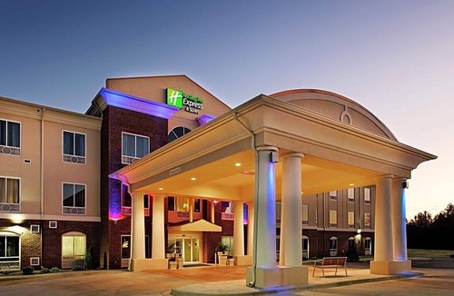 Talladega Hotel | Holiday Inn Express Hotel & Suites Talladega, an IHG Hotel