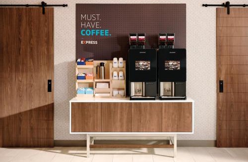 Talladega Hotel | Holiday Inn Express Hotel & Suites Talladega by IHG
