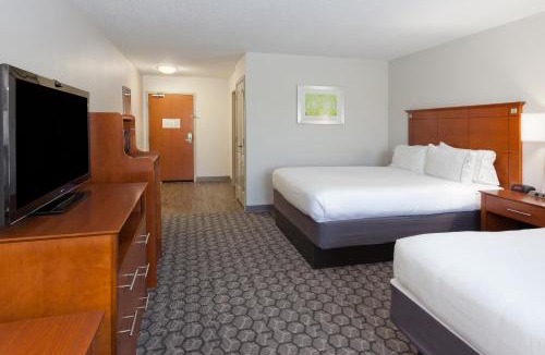 Phenix City Hotel | Holiday Inn Express Phenix City-Fort Benning by IHG