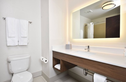 Selma Hotel | Holiday Inn Express Selma by IHG