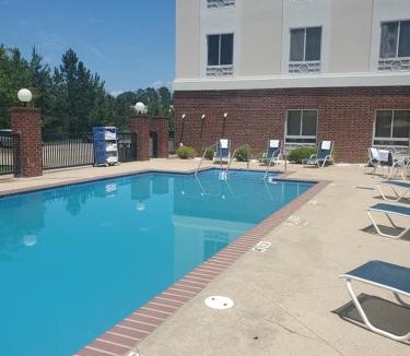 Lucedale Hotel | Holiday Inn Lucedale by IHG