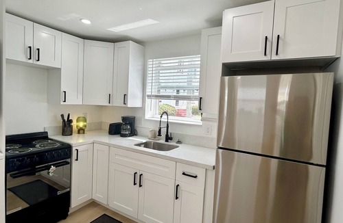 Hollywood Lakes Apartment | Hollywood Apartment, Amazing Location- Walk to Beach!