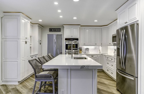 Old Naples House | Home 1 Block from 5th Ave S and 3.5 Blocks to the Beach