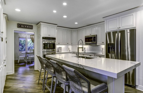 Old Naples House | Home 1 Block from 5th Ave S and 3.5 Blocks to the Beach