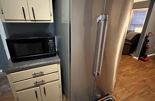 Decatur House | Home Away From Home - Charming 3-bedroom house with AC and WiFi in Decatur