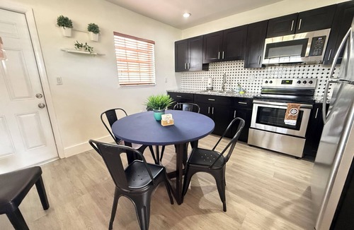 Olympia Heights House | Home Sweet Home Near Malls Airport Highway