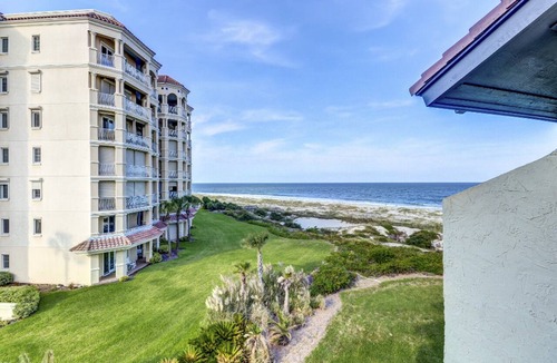 American Beach Condo | Hotel Side Condo at Amelia Island Plantation With Balcony, Wifi & Shared Pool