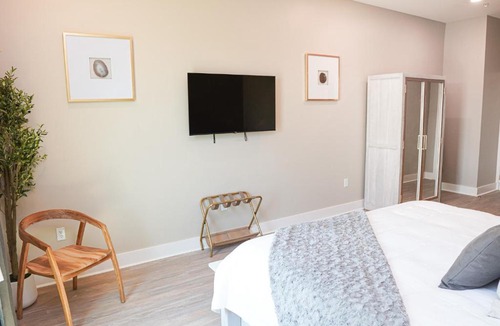 Long Beach Hotel | Hotel Whiskey in Long Beach