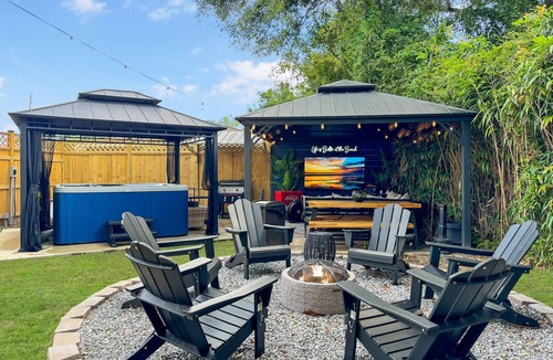 Mississippi City House | HotTub Pets Walk2Beach FastWiFi Priv.Yard FirePit