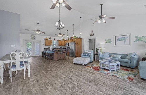 Surf Side Shores House | House ∙ 4 bedrooms ∙ 12 guests