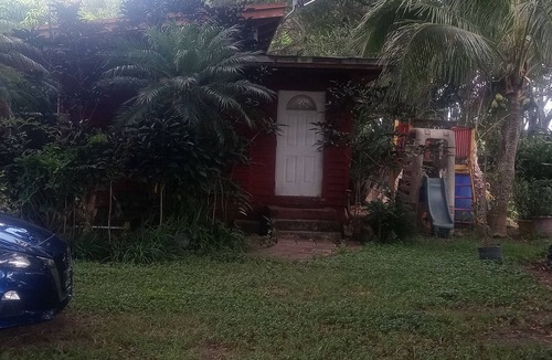 Ludlam Cottage | House in the farm near metro zoo and monkey jungle