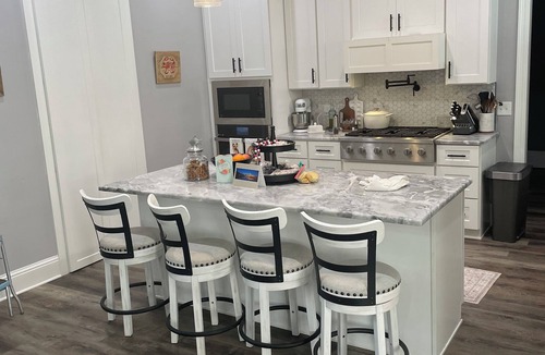 Ocean Springs House | HUGE 4-bedroom House in tranquil Ocean Springs with Pool and outdoor Kitchen